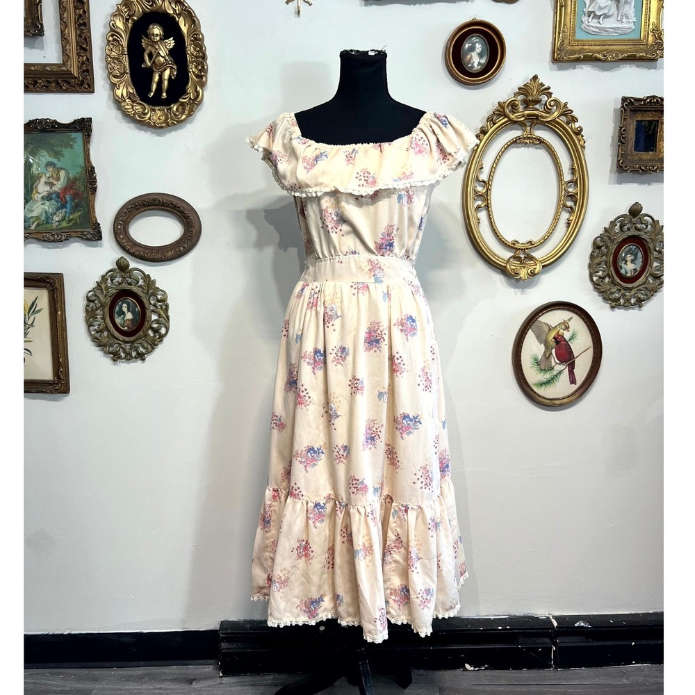 Vintage Pastel‎ Floral Ruffle Off-the-Shoulder Prairie Midi Dress